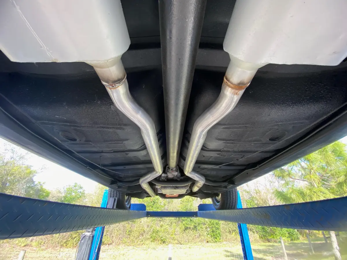 Vehicle photo 34