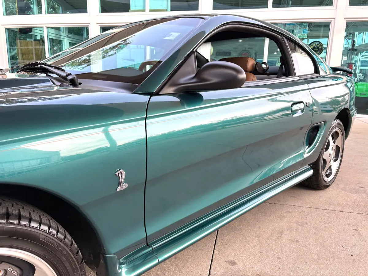Vehicle photo 14