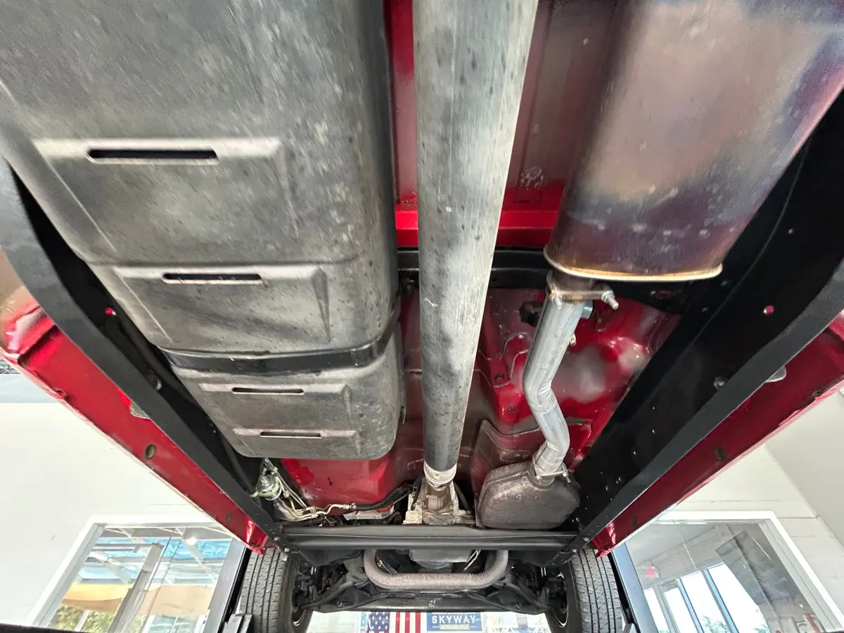Vehicle photo 43