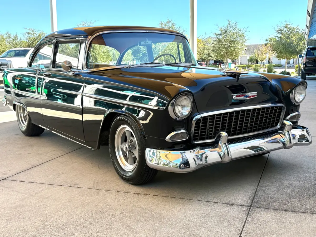Vehicle photo 3