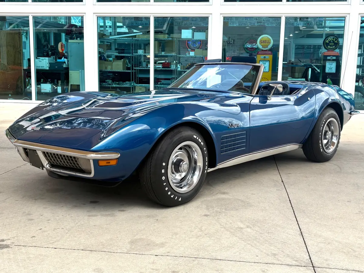Vehicle photo 11