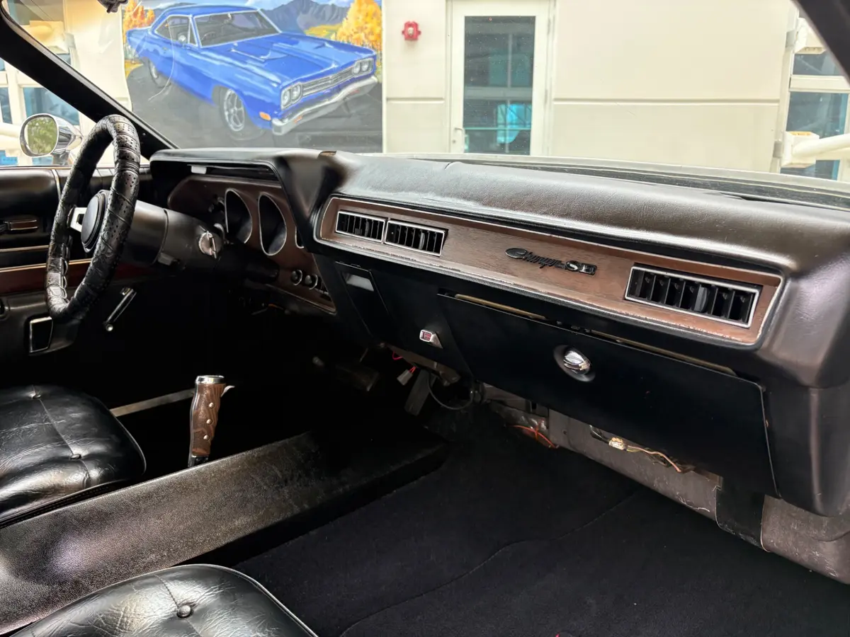 Vehicle photo 36