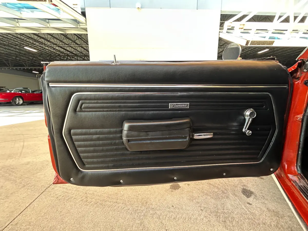 Vehicle photo 30