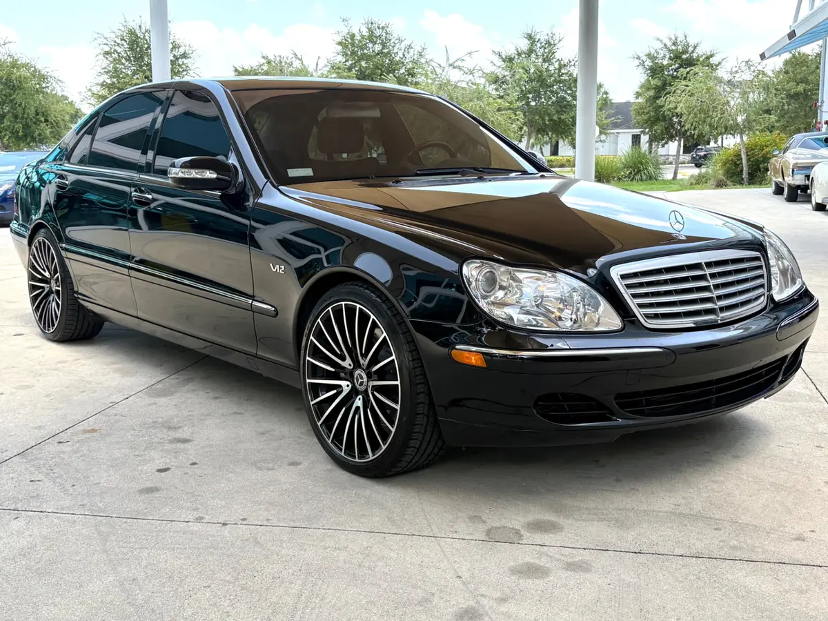 Vehicle photo 4