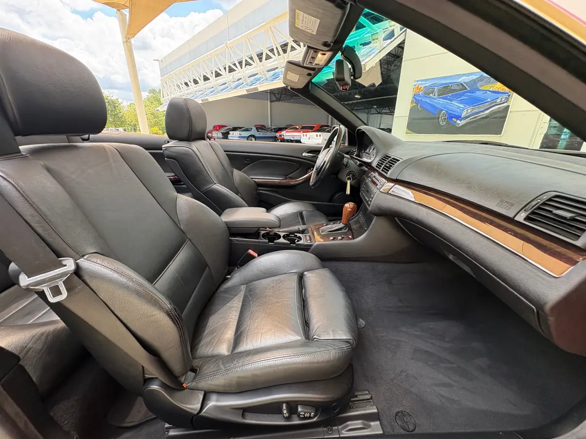 Vehicle photo 41