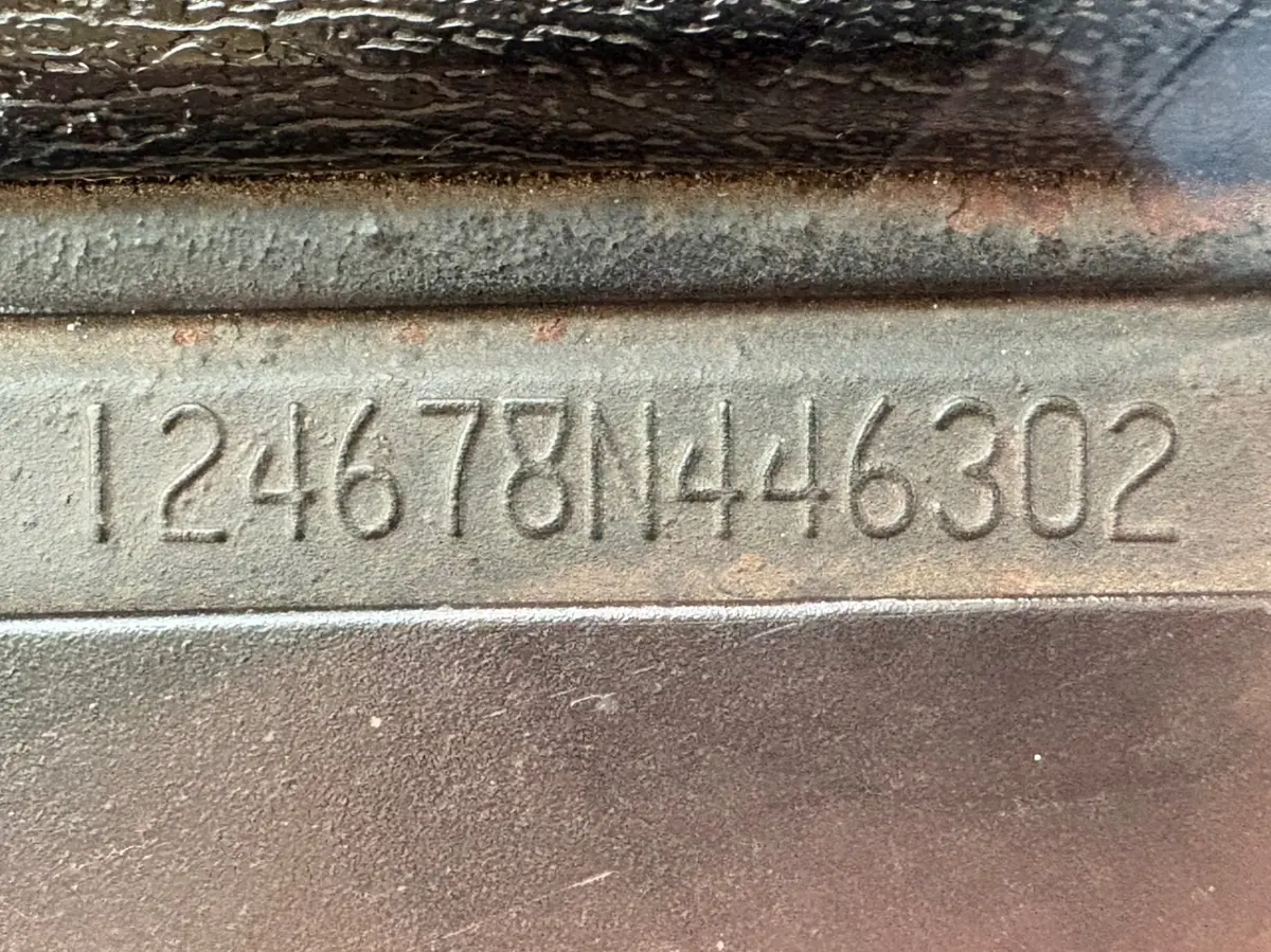 Vehicle photo 29