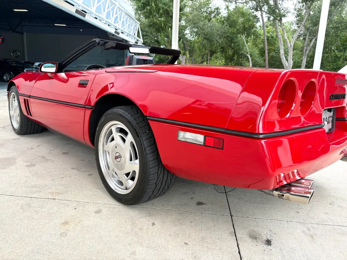 Vehicle photo 16
