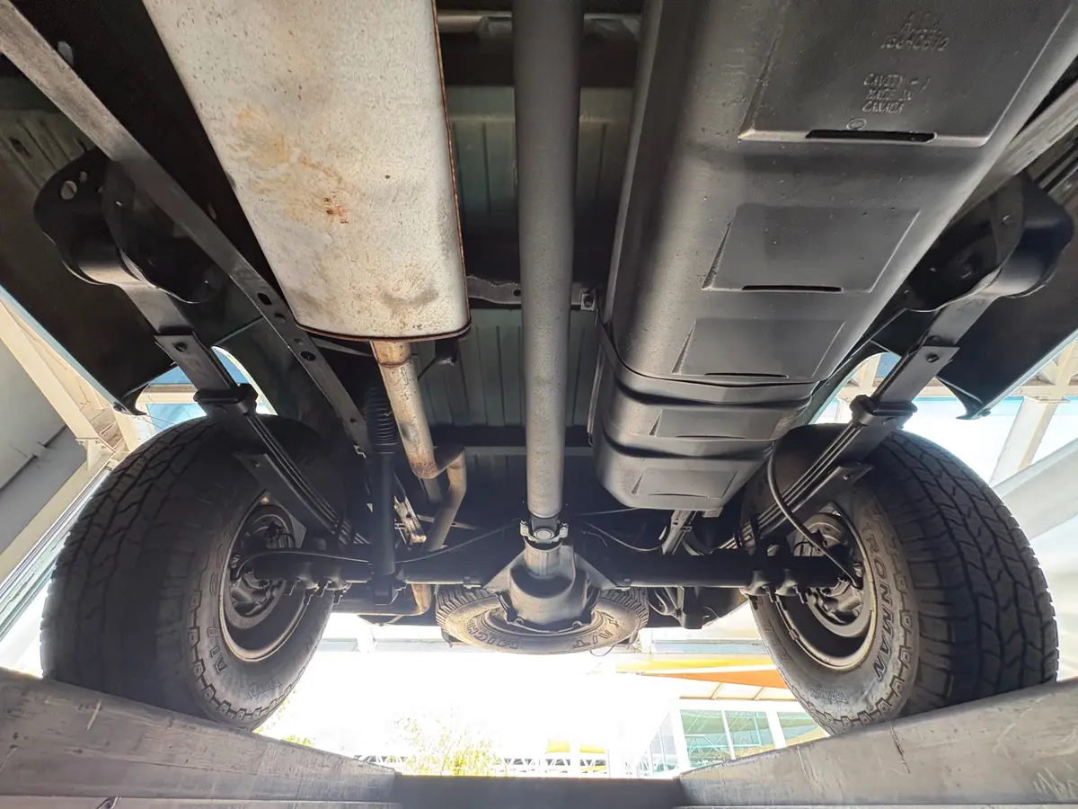 Vehicle photo 54