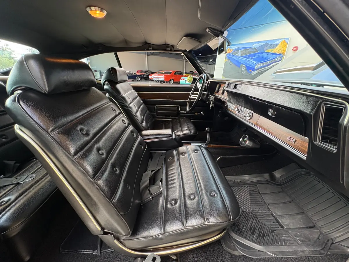 Vehicle photo 46