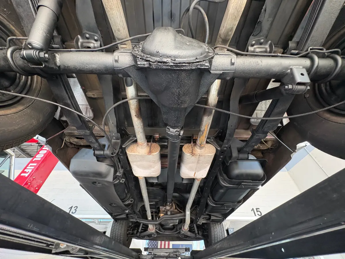 Vehicle photo 45