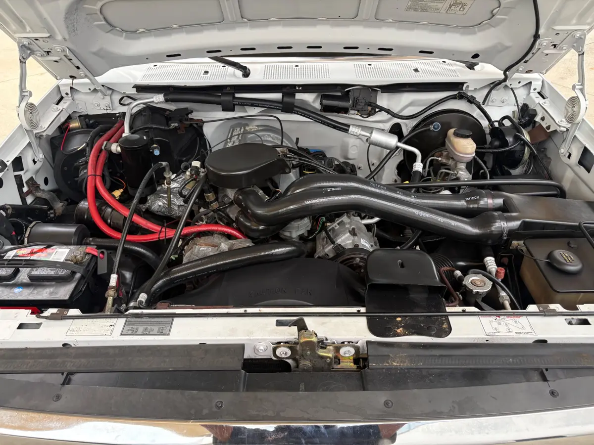 Vehicle photo 27
