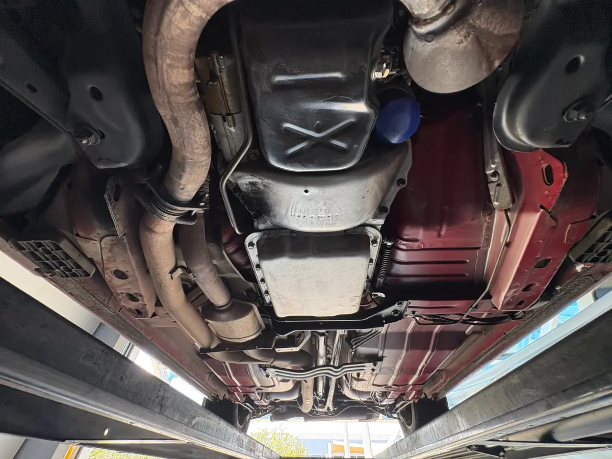 Vehicle photo 54