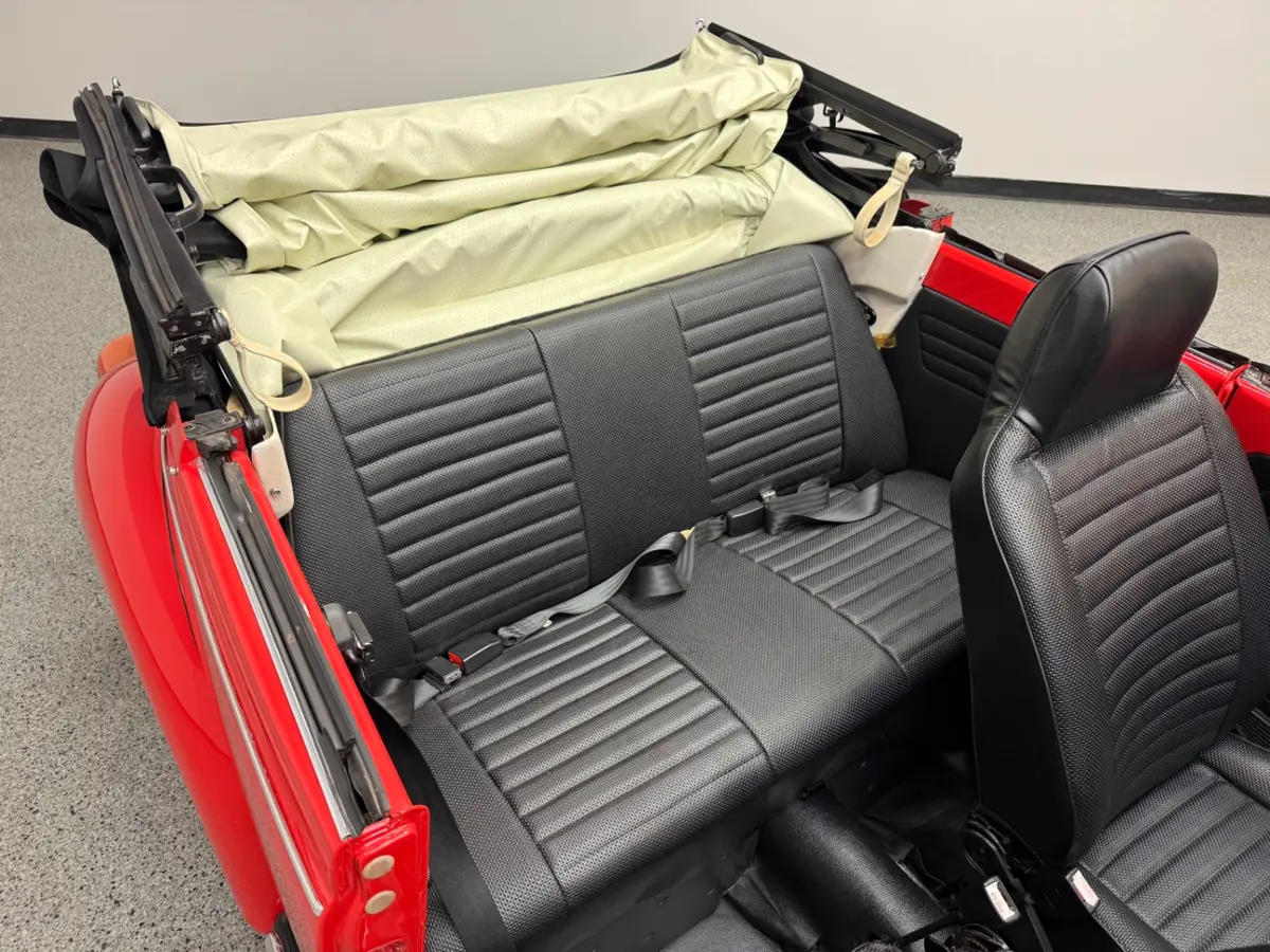 Vehicle photo 34