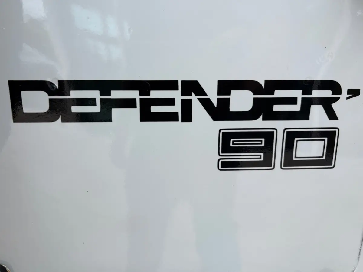 Vehicle photo 23