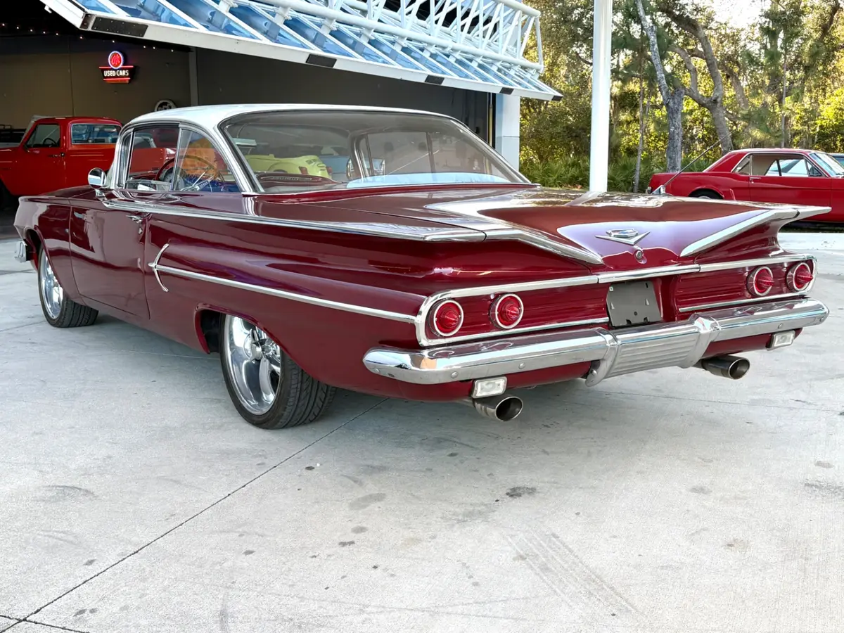 Vehicle photo 10