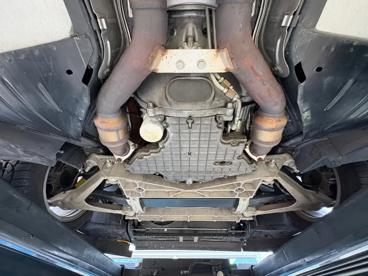 Vehicle photo 54