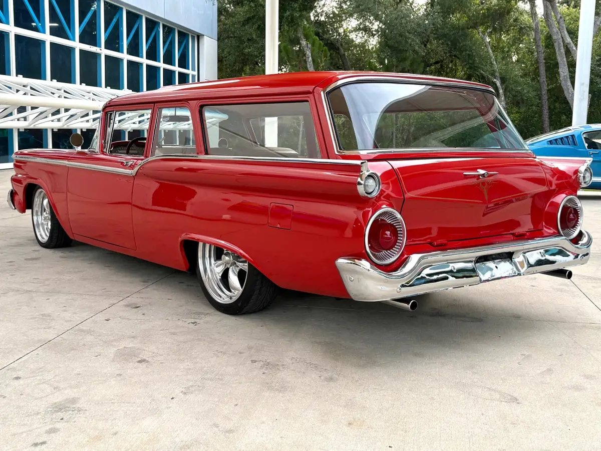 Vehicle photo 9