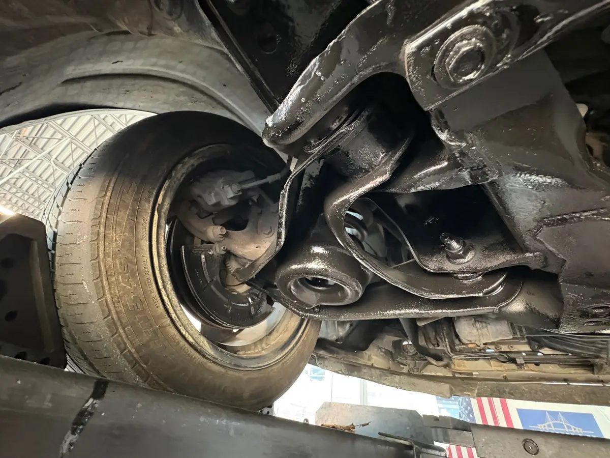 Vehicle photo 50
