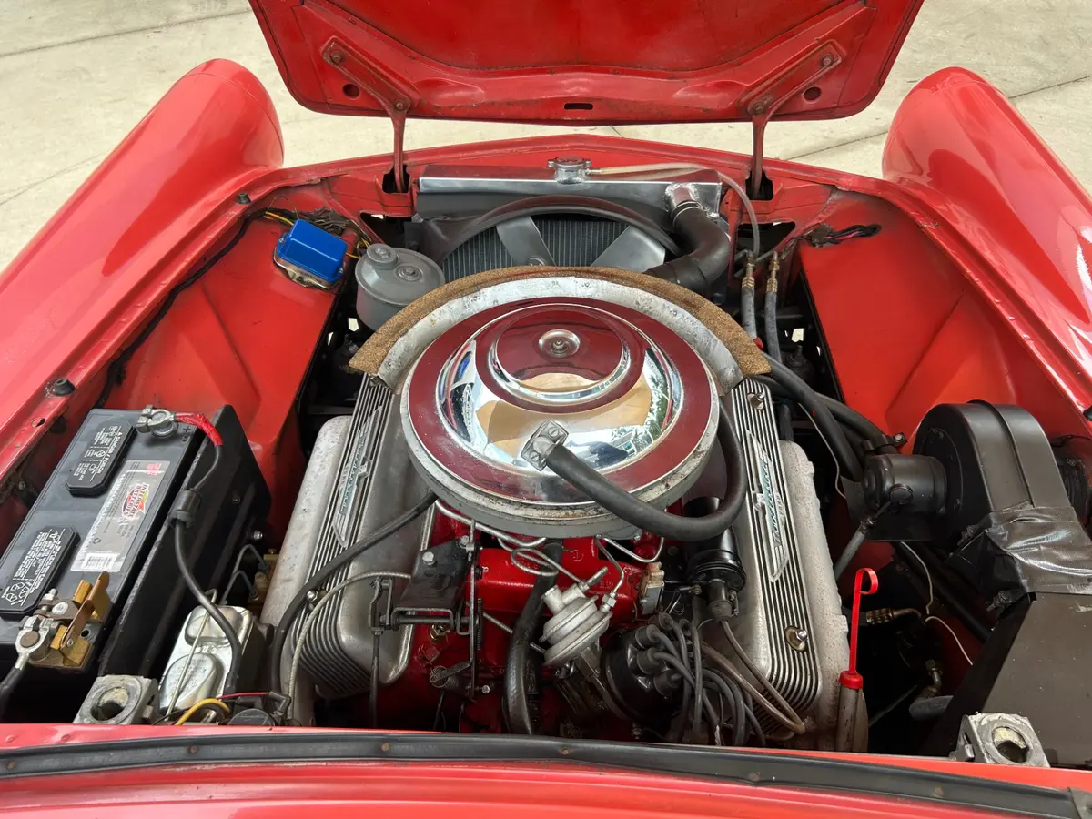 Vehicle photo 28