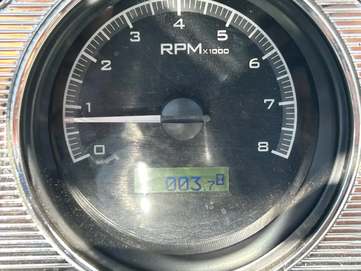 Vehicle photo 18