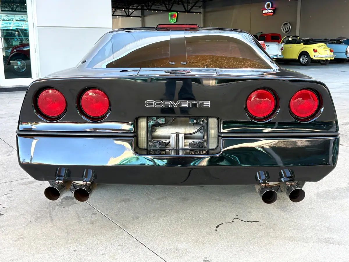 Vehicle photo 8