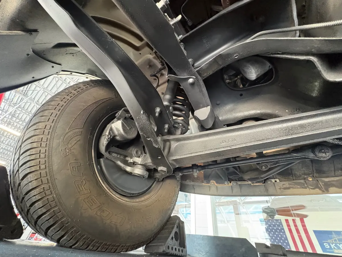 Vehicle photo 48