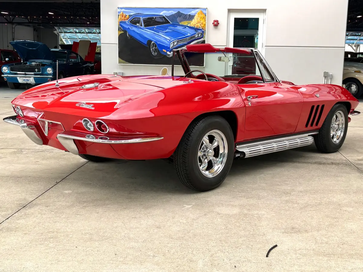 Vehicle photo 7