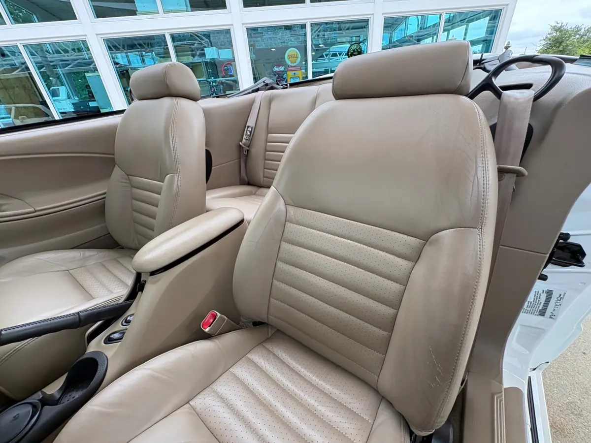 Vehicle photo 41