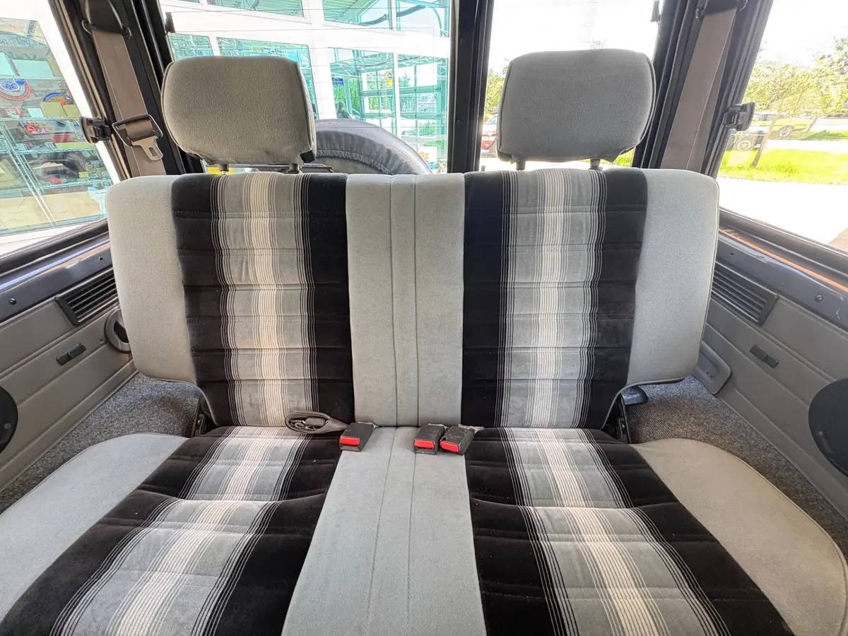 Vehicle photo 36