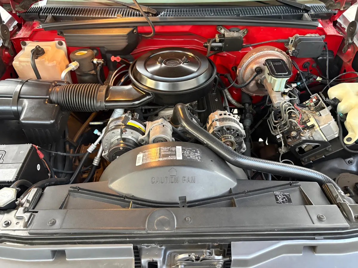 Vehicle photo 25