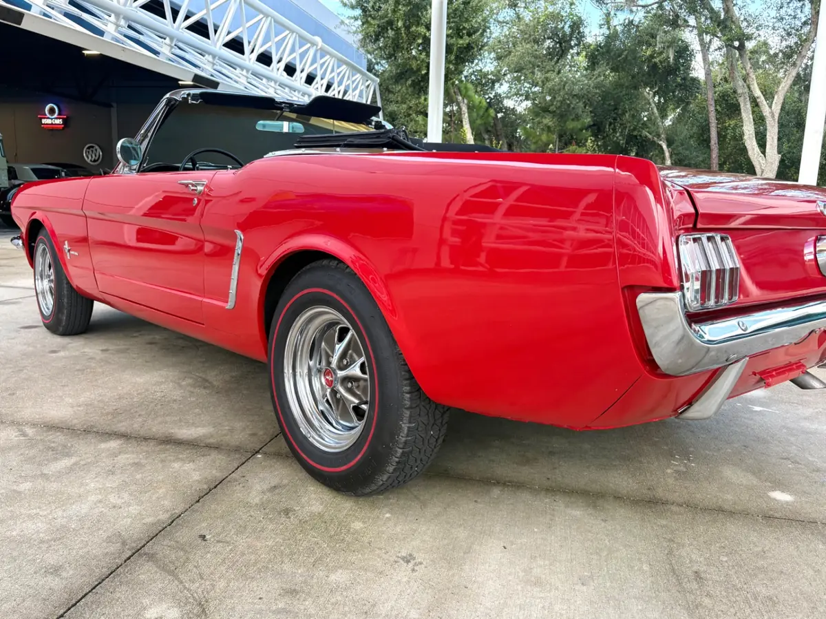 Vehicle photo 15