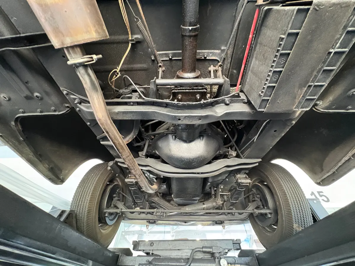 Vehicle photo 43