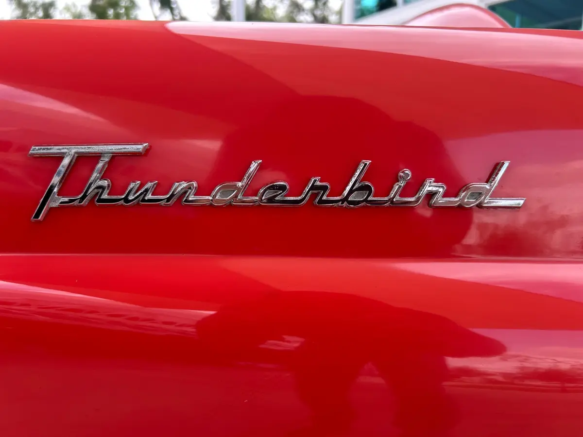 Vehicle photo 22