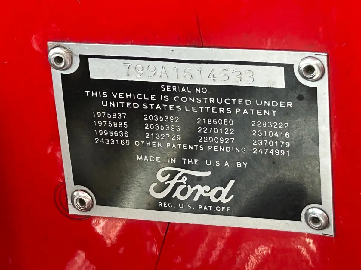 Vehicle photo 16
