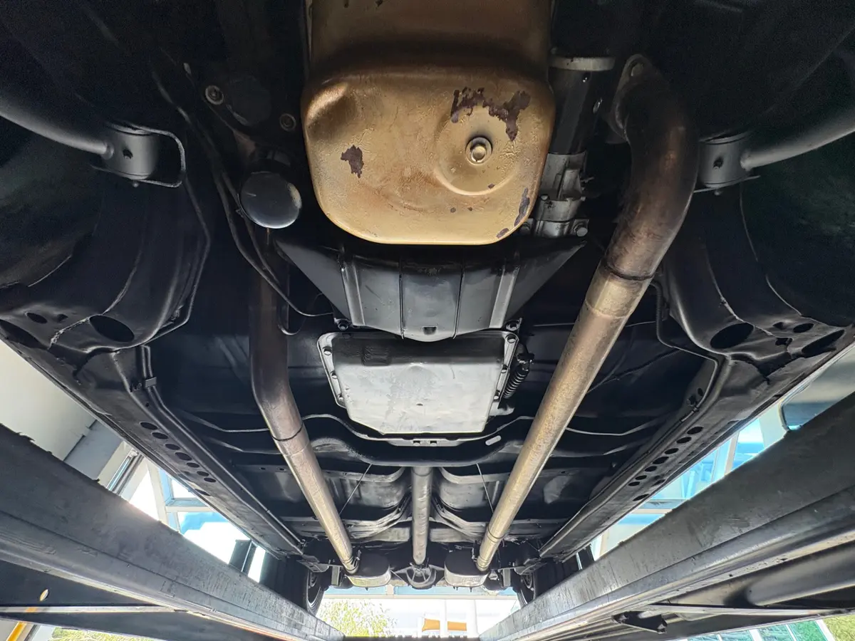 Vehicle photo 62