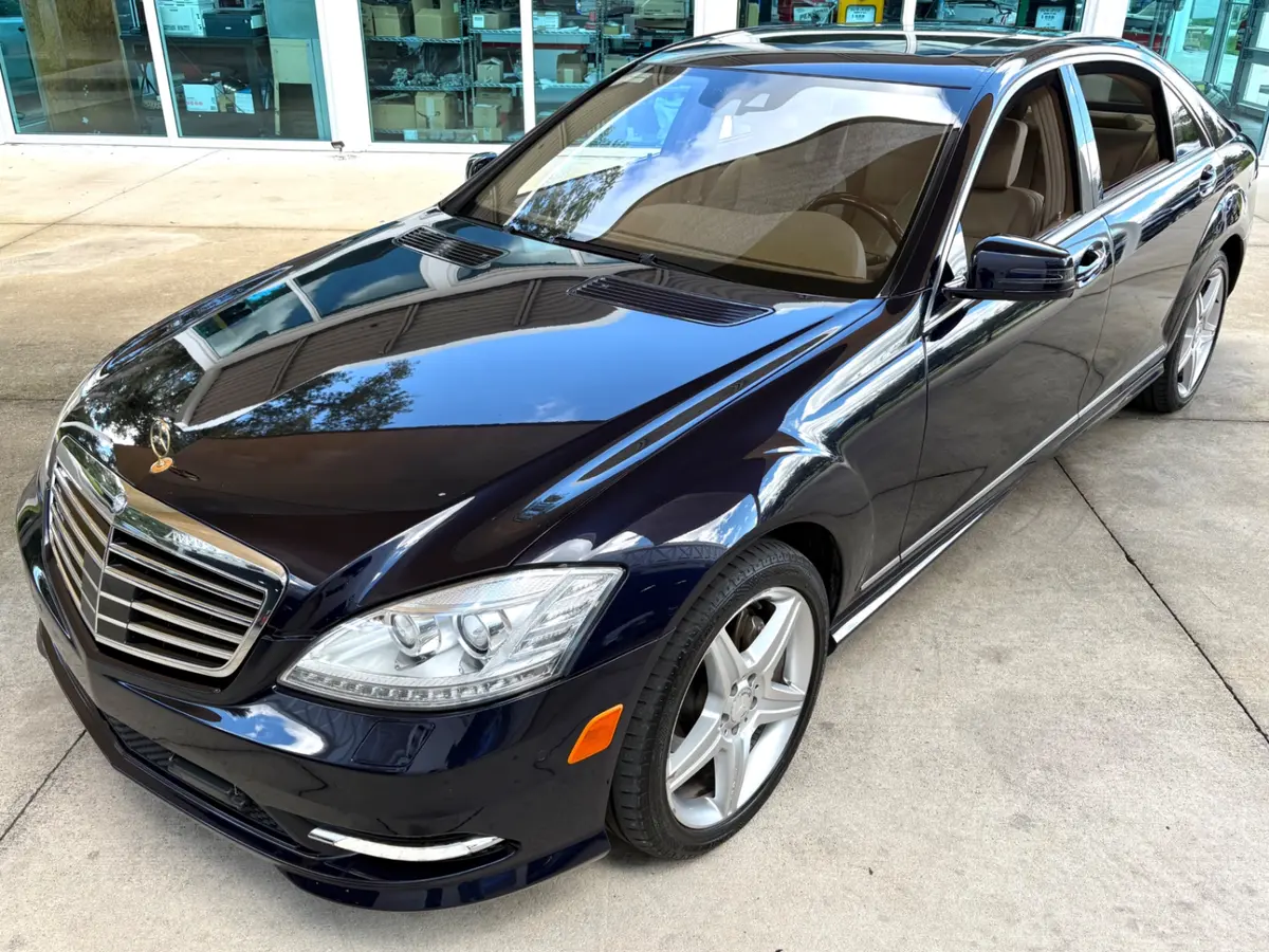 Vehicle photo 20