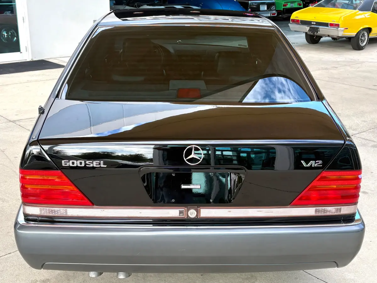 Vehicle photo 8
