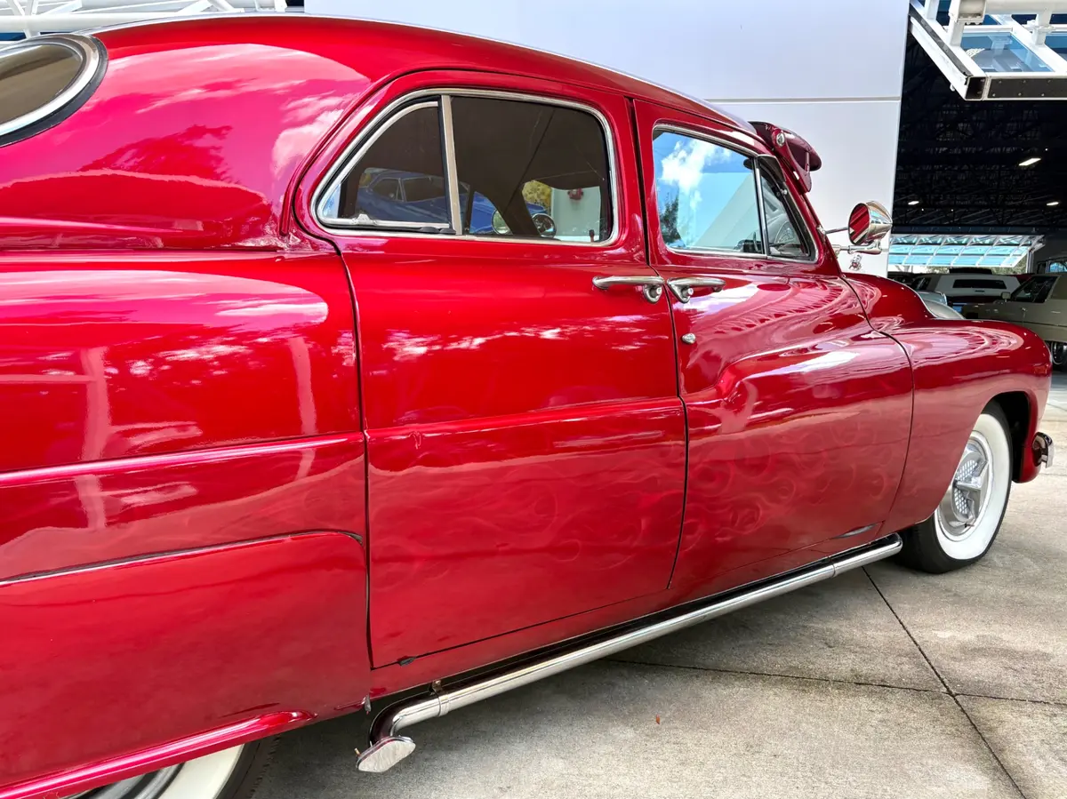 Vehicle photo 17