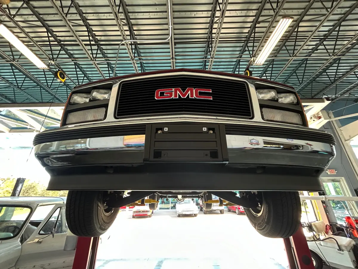Vehicle photo 37