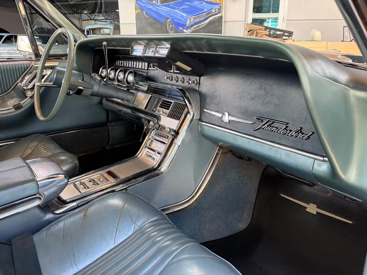 Vehicle photo 39