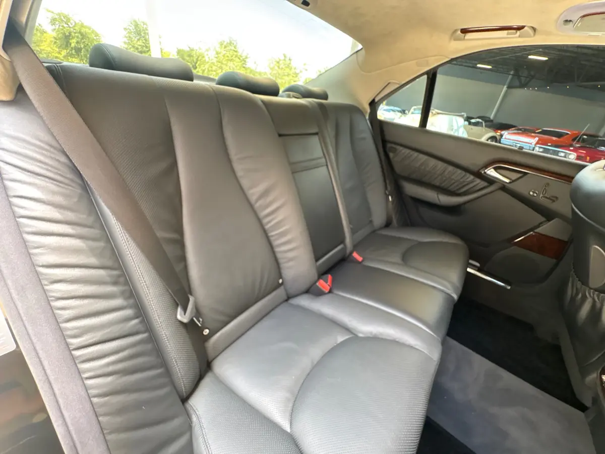 Vehicle photo 42