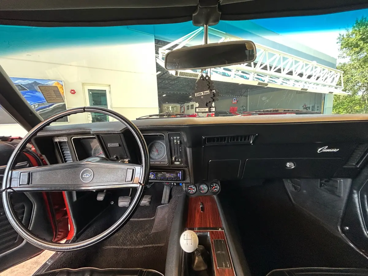 Vehicle photo 35