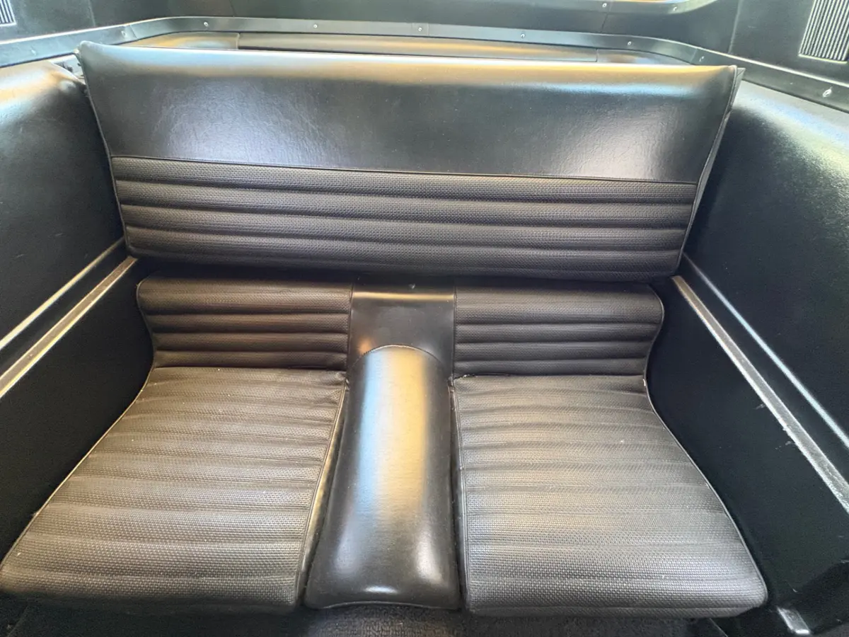 Vehicle photo 34