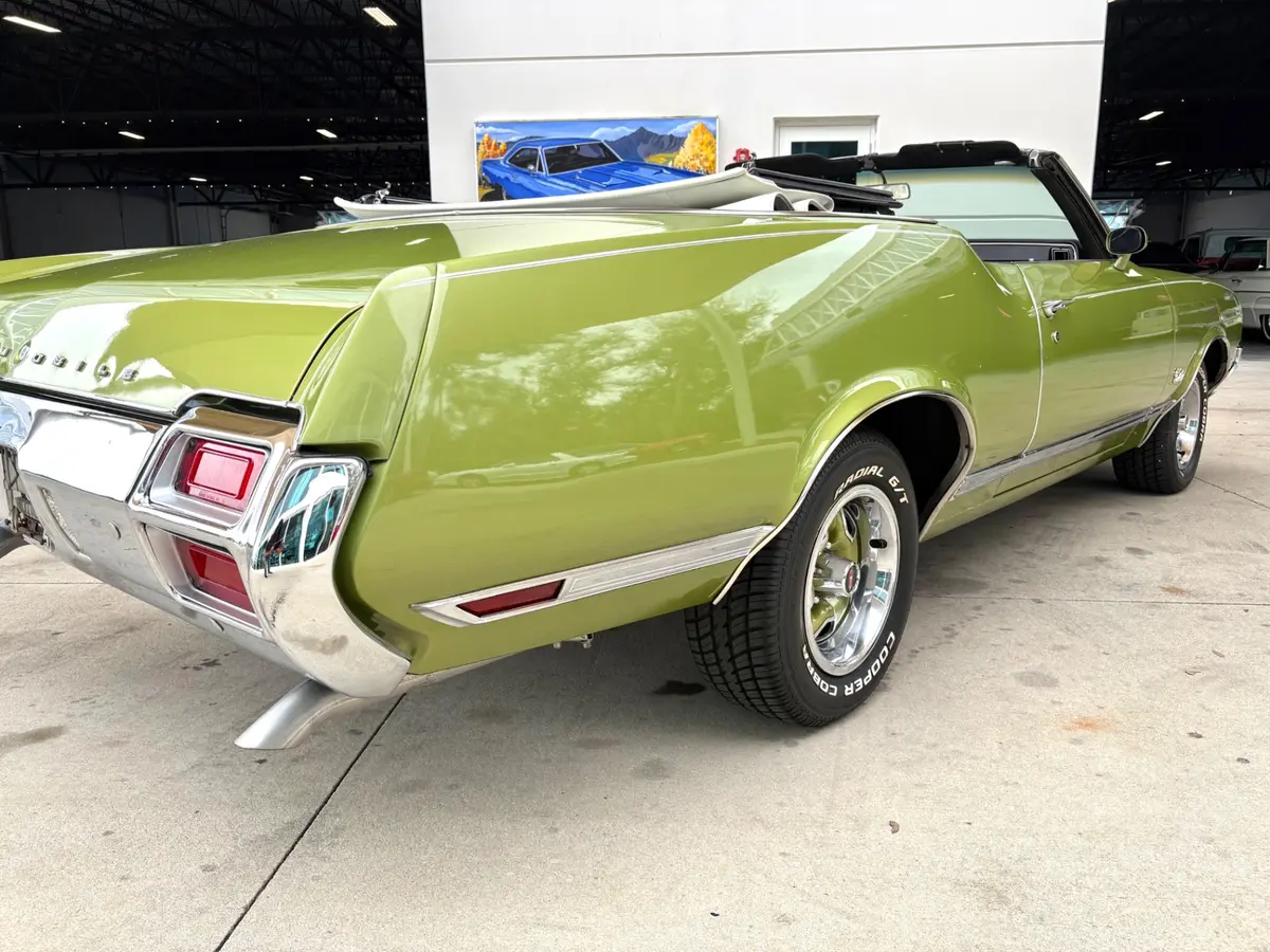 Vehicle photo 16