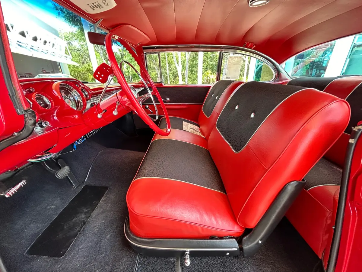Vehicle photo 22