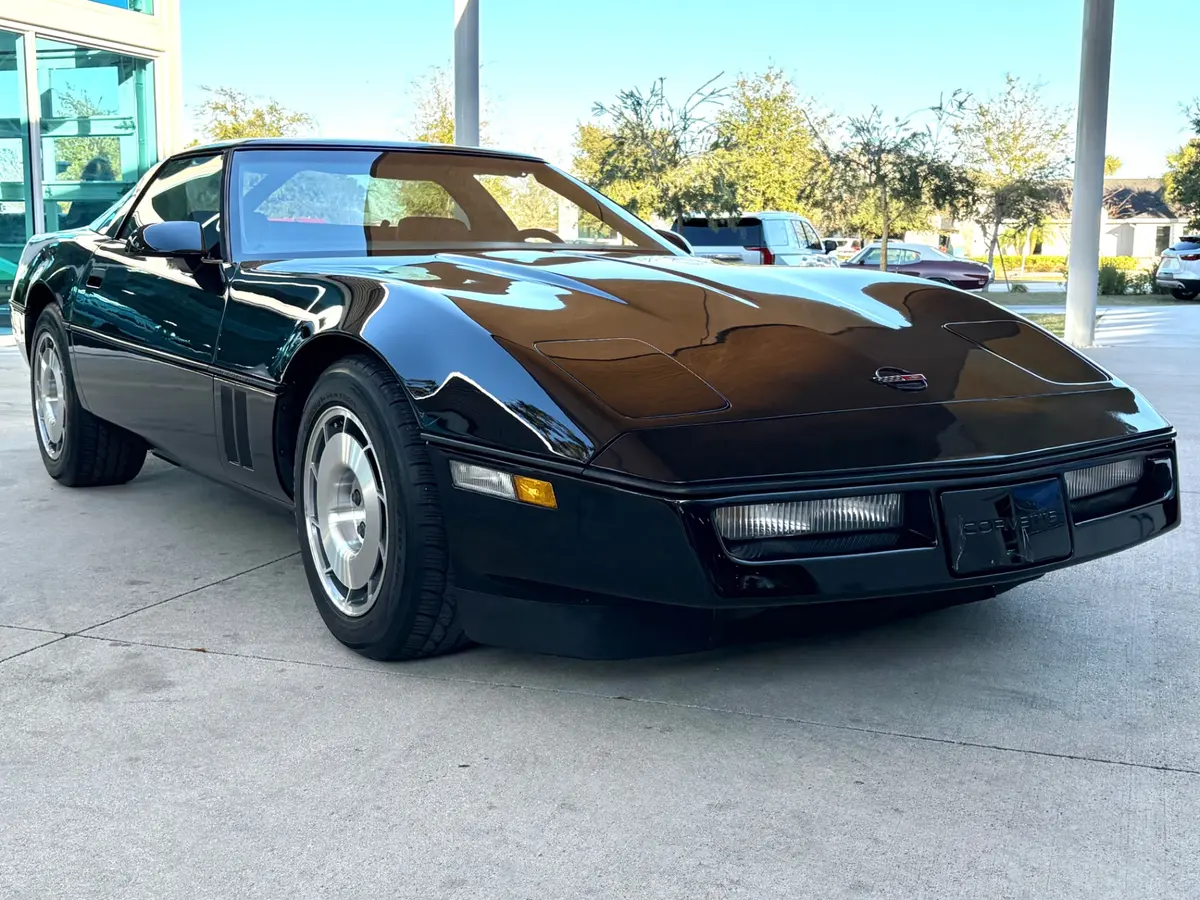 Vehicle photo 5