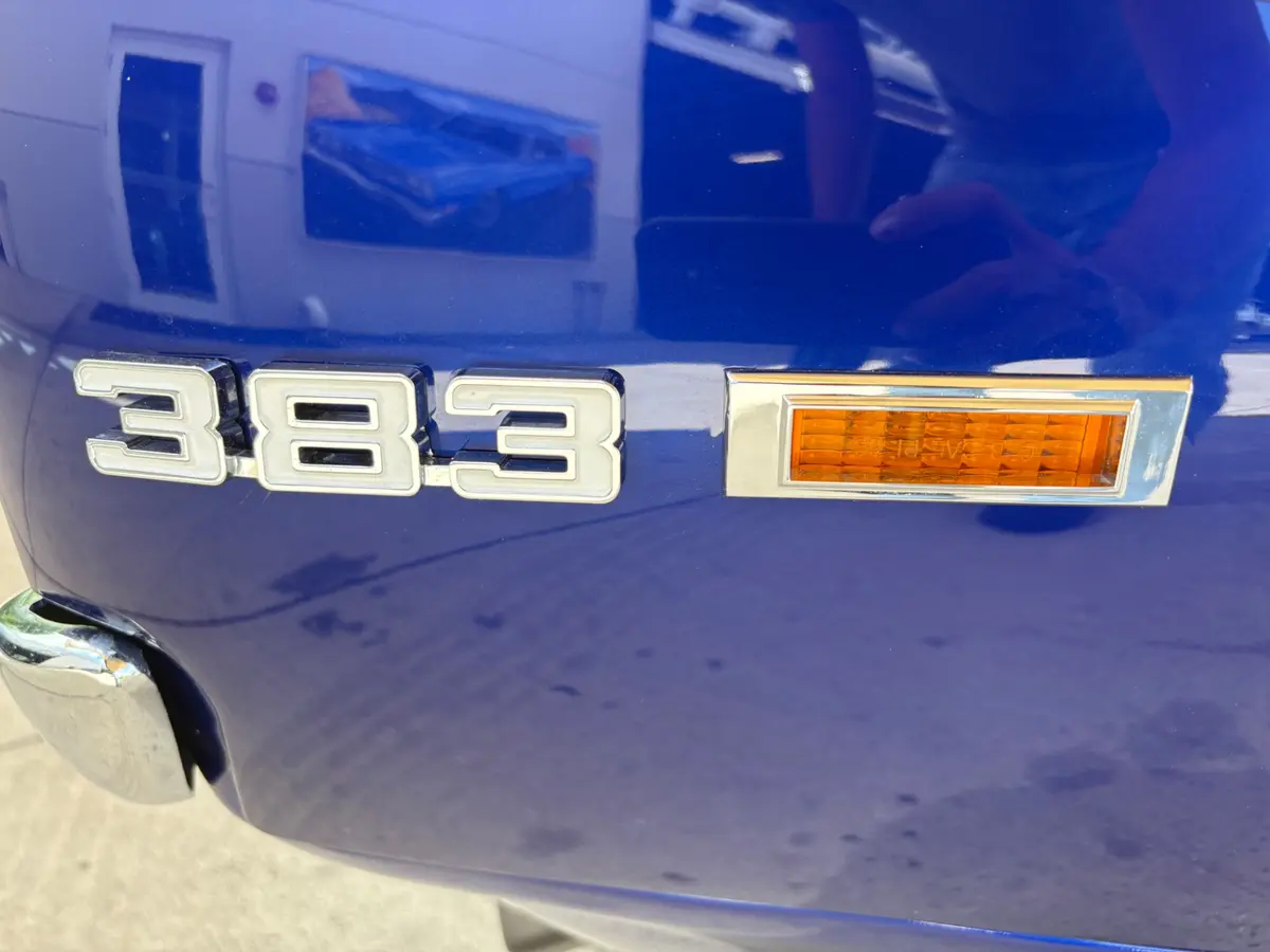 Vehicle photo 22