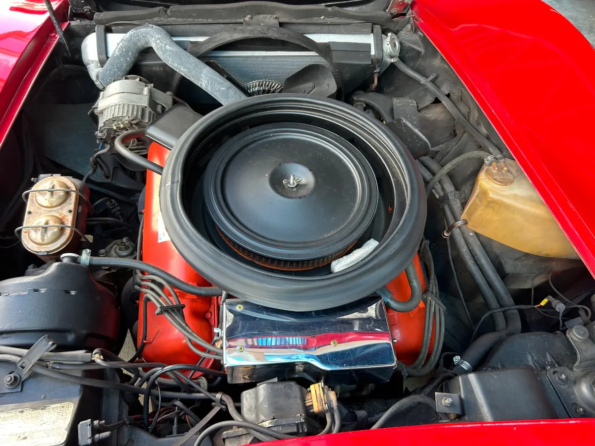 Vehicle photo 19