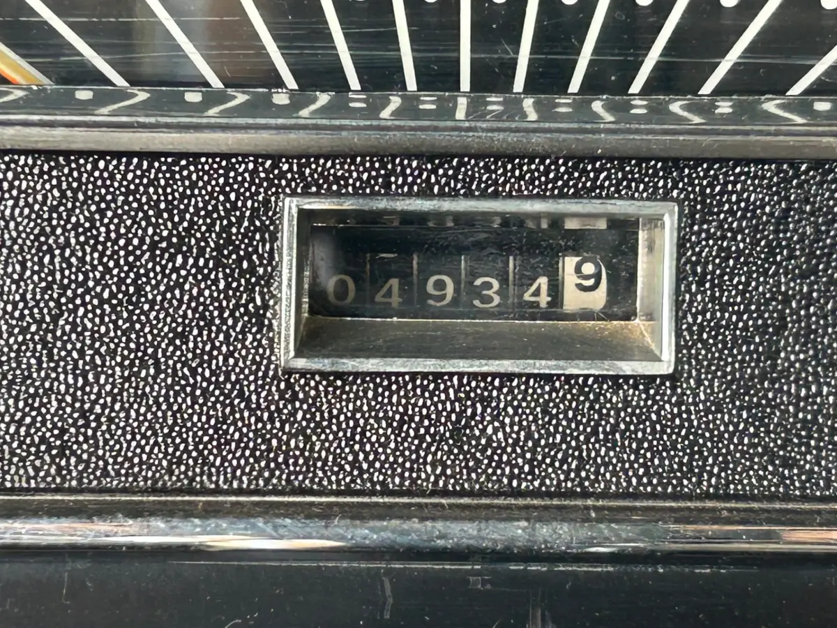 Vehicle photo 13