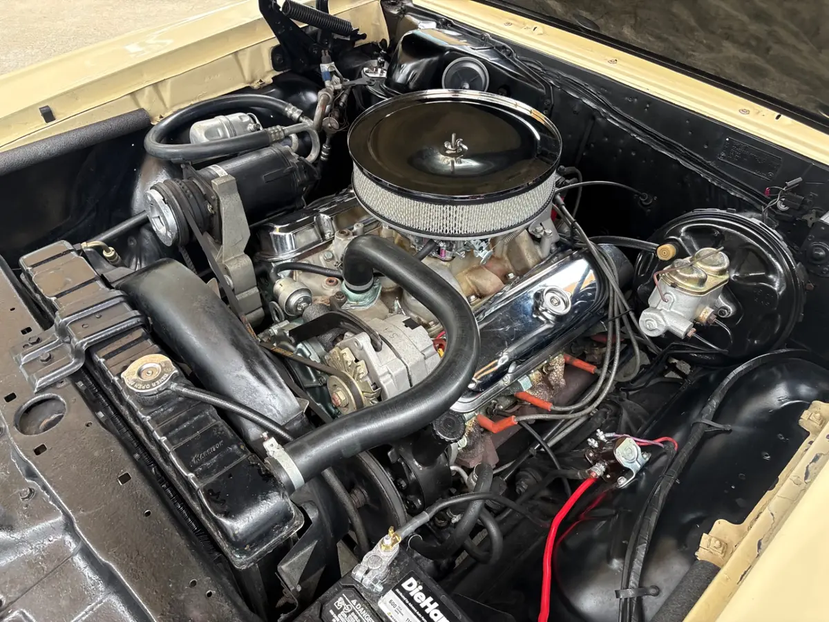 Vehicle photo 34